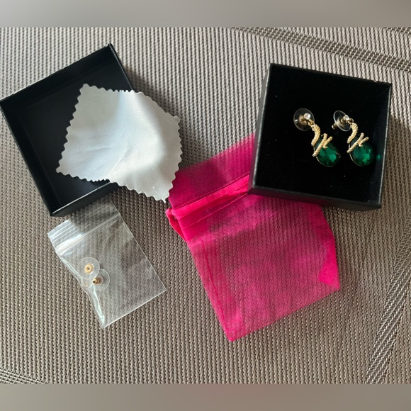 18k Gold Plated Crystal Unofficial SLYTHERIN Snake Drop Dangle Earrings - Picture 3 of 3